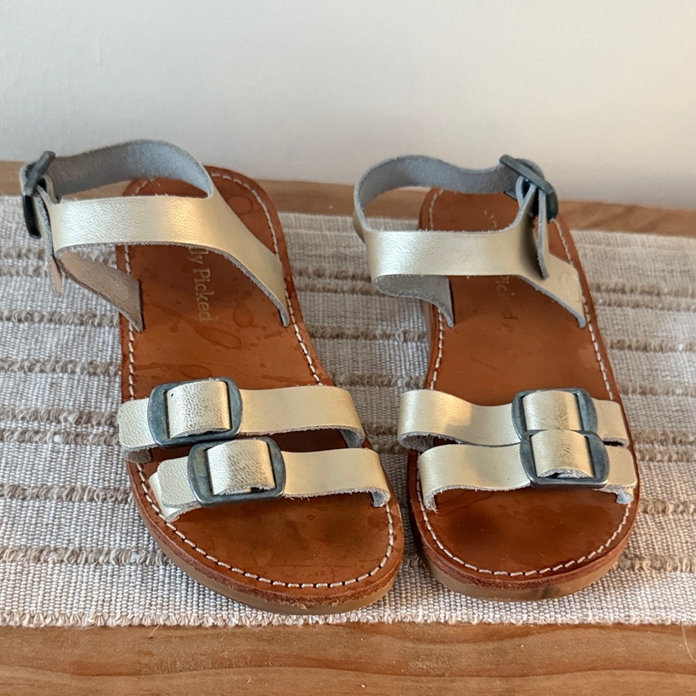 Freshly Picked platinum rockaway metallic Sandals with adjustable Straps size 3y